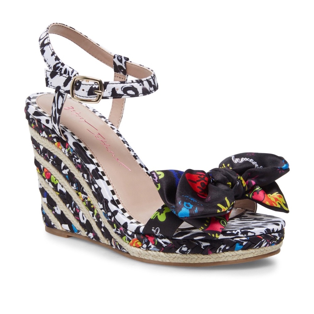 Betsy Johnson Carie Wedge Heels 👠